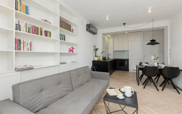 Trendy City Center Apartment by Renters