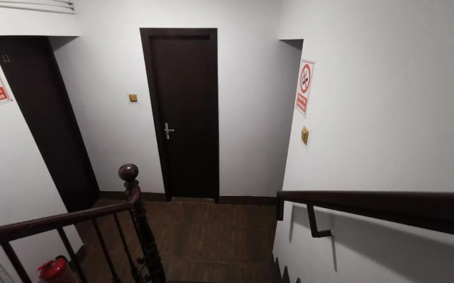 Joe Hostel