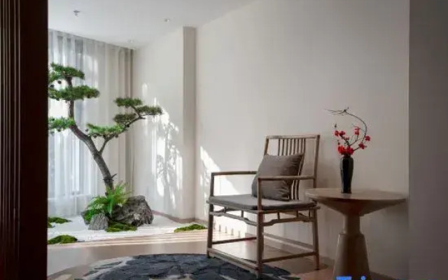 QIANNA LINQI HOTEL (Jiaozuo Jianshe Road Railway Station Branch)