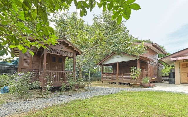 OYO 90692 Tok Babah Village Homestay