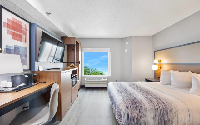 Howard Johnson by Wyndham Urbana