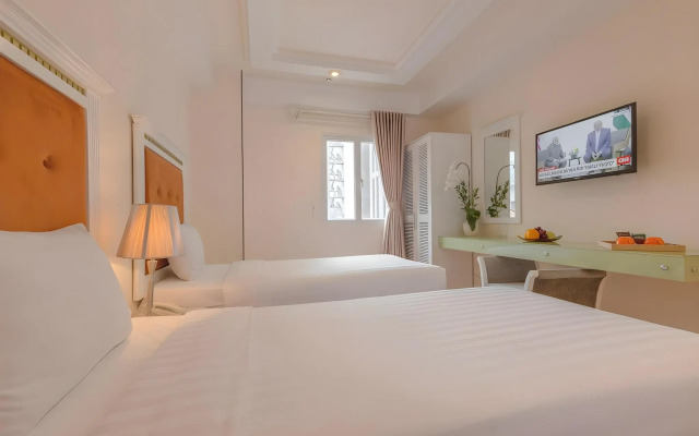 Dyn Opera Hotel
