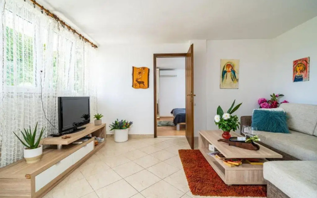 Apartments & Rooms Mara & Petrunjela