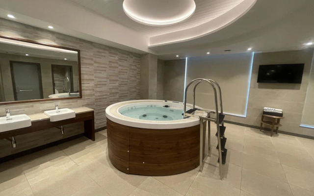 Golden Tulip Jalandhar