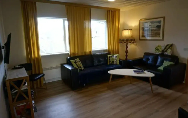 Hlíðarból Apartments