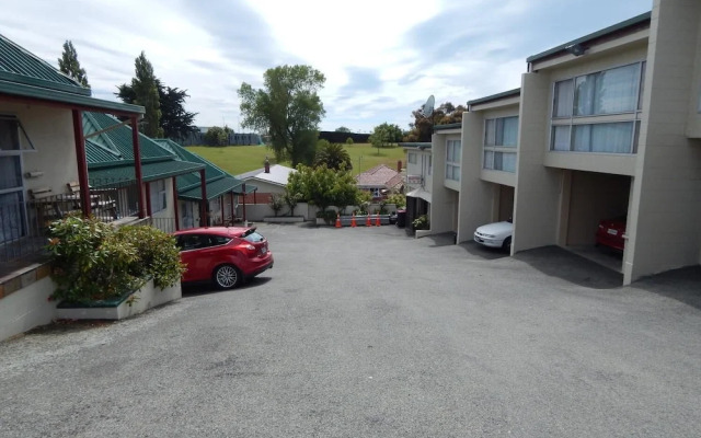 Townhouse Motel