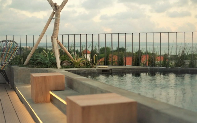 Borough Capsule Hostel Bali