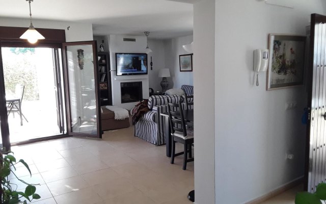Villa With 4 Bedrooms in Roche, With Pool Access, Furnished Garden and