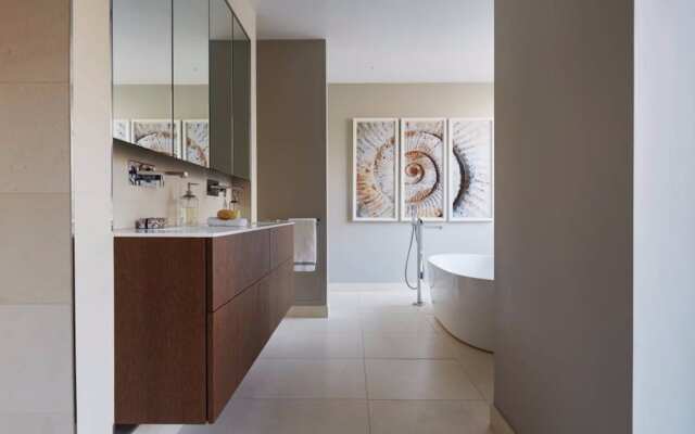 4 Bedroom House in Battersea Sleeps 7