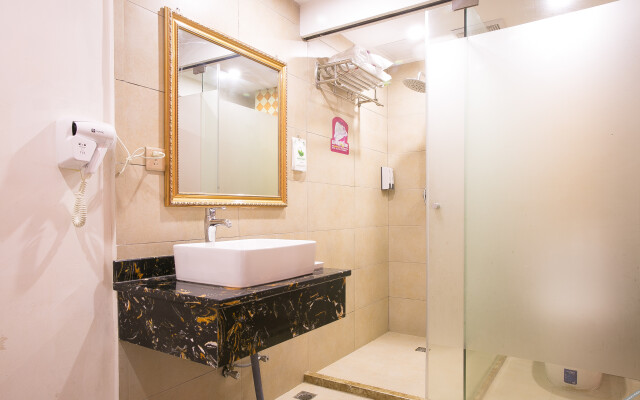 Booz Hotel(Quanzhou Dayang Department Store)
