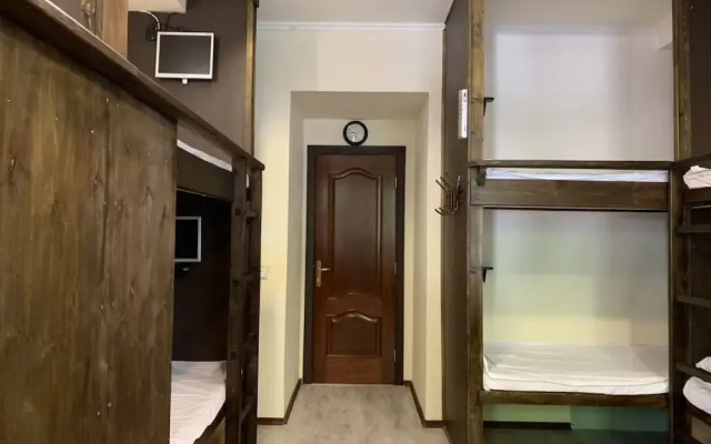 Hostel Brusnika