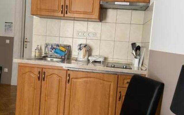 Guest Rest Studio Apartments