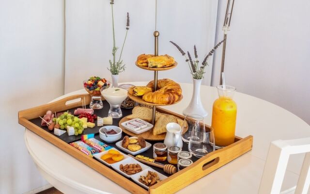 The Infinity 180 Luxury Suites - Adults Only