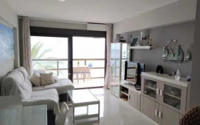 Vistas panorámicas a la playa 4º piso Calpemar