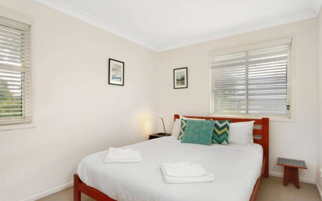 Spacious Inner South Townhouse Apartment Near to the CBD