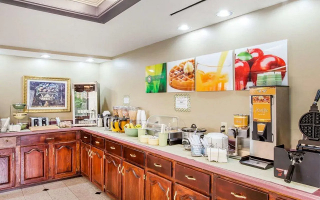 Quality Inn near Six Flags