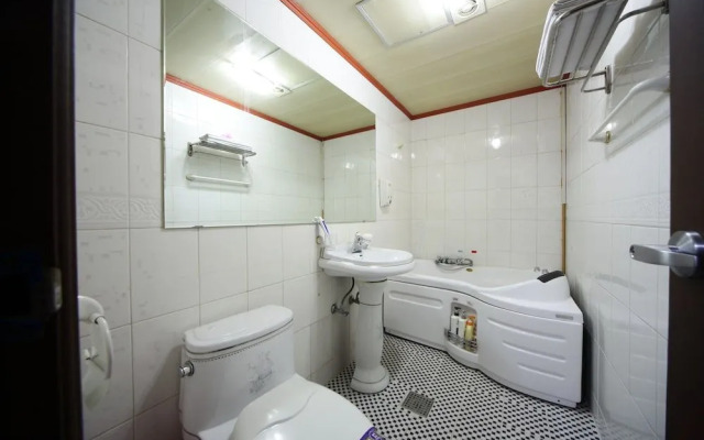 Castle Motel Iksan