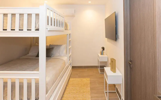 The Danian Condo by Acomodo Casco Viejo