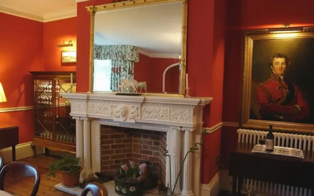 Abbots Manor