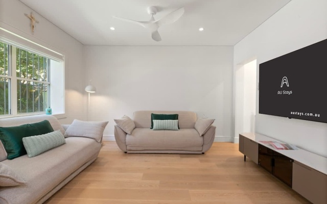 Coastal Living 2 Bedroom in Bondi Beach – Guest Rooms – Sydney