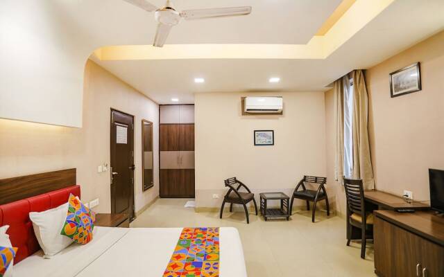 FabHotel Pine Tree