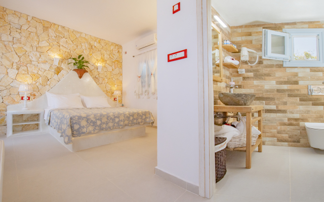 Starlight Luxury Seaside Villa & Suites