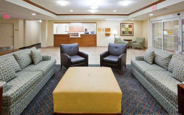 Candlewood Suites Milwaukee Airport by IHG