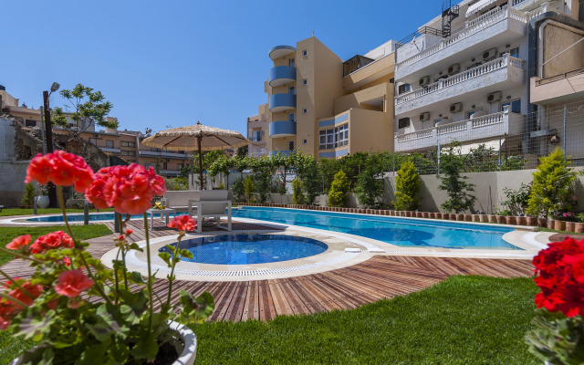 Leonidas Hotel & Apartments