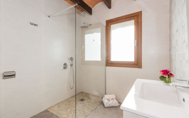 Holiday Home Sa Casa Rotja