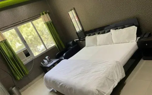 Hotel Maya Shayam