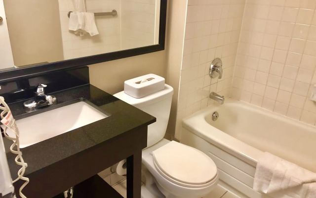 Travelodge by Wyndham Ottawa East