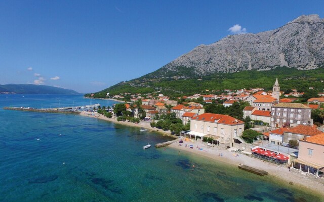 Beautiful Apartment in Orebic With Wifi