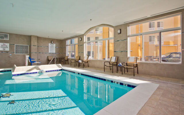 Holiday Inn Express Hotel & Suites Denver East-Peoria Street by IHG