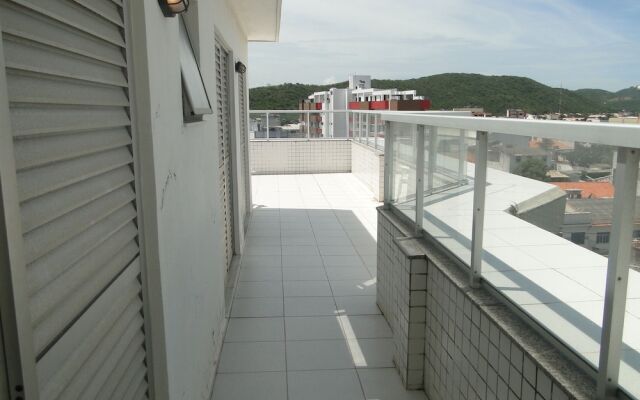 Linda Cobertura Duplex Renovada e Ampla