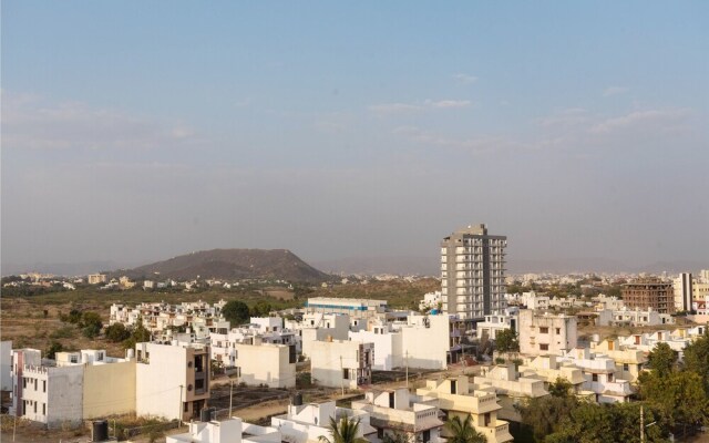 OYO Home 11410 Modern 3BHK Goverdhan Villas