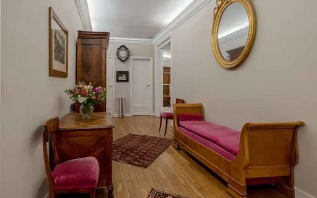Paris Prestige Rousseau Residence