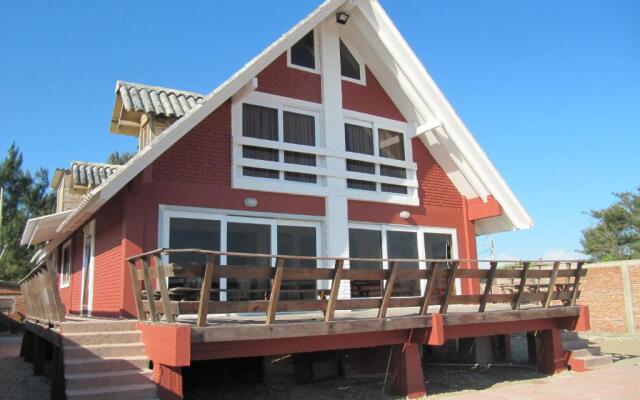Chatet Suizo al pie del mar