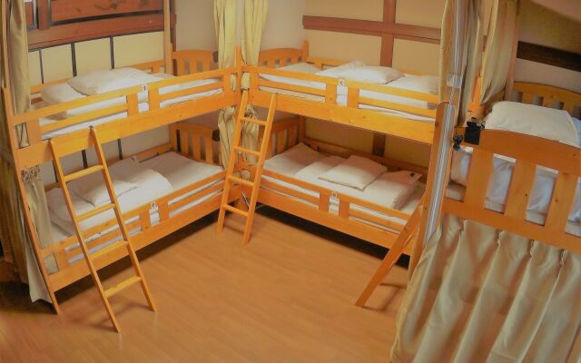 Guesthouse Ga-Jyun - Hostel