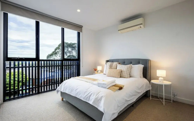 StayAU Stylish 3BR Sea Breeze Mordialloc