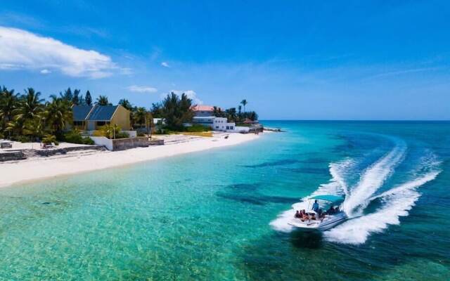 Blue Ocean Village House at Cable Beach