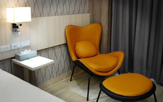 COMMA Boutique Hotel