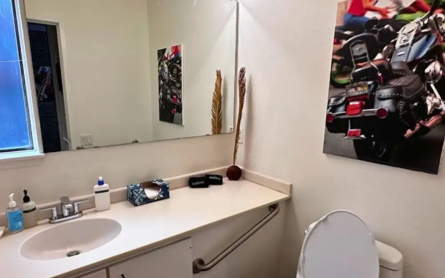 Poolside Comfort in Montrose