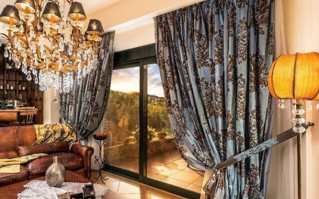 Villa Golden Crest