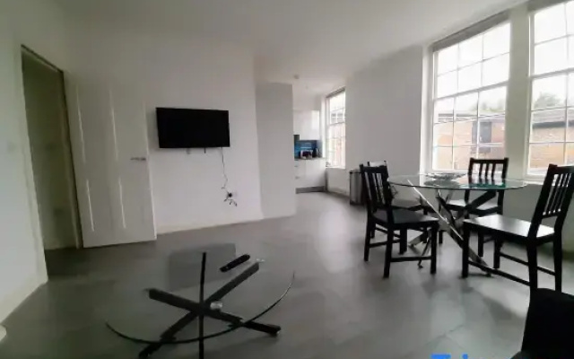 Unique 2 Bedroom Flat in the Heart of Reading!