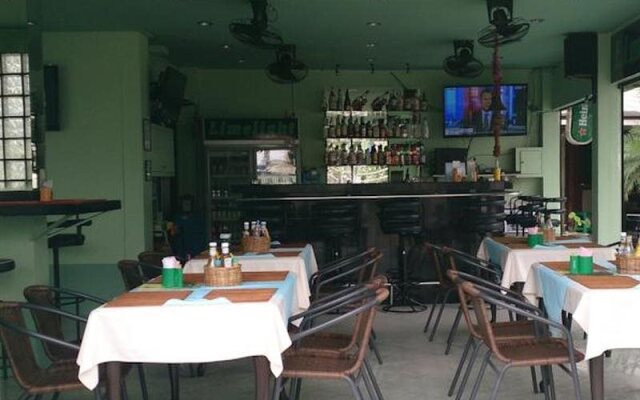 Limelight Guest House and Pub