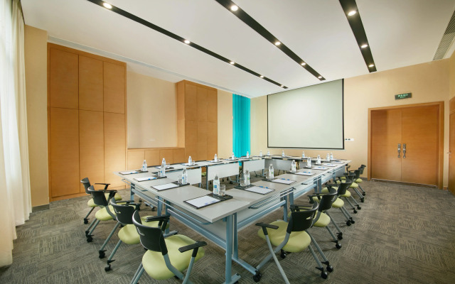 Holiday Inn Express Leshan City Square by IHG