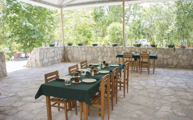 Maya Zacpetén Jungle Lodge