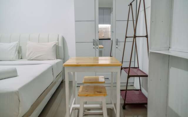 Minimalist Studio Room At Urbantown Serpong Apartment