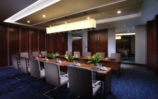 Phoenix Waterside Gloria Resort