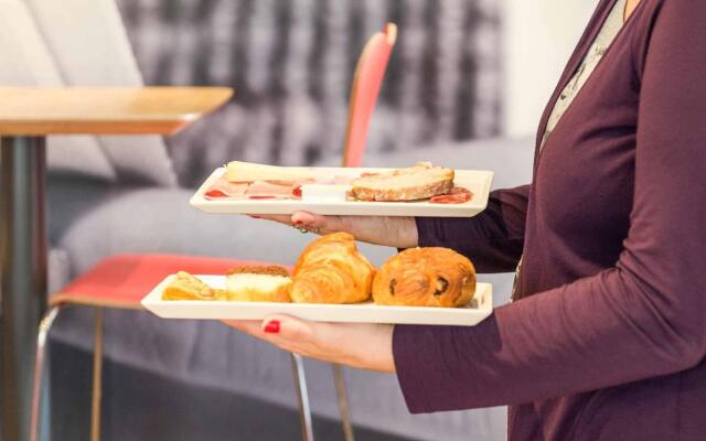 Ibis Paris Canal Saint Martin